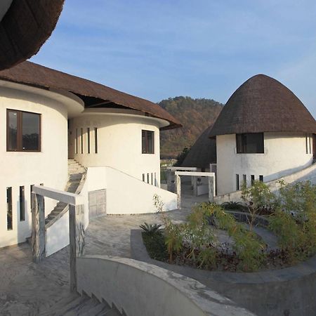 Hotel Lemon Tree Premier, Corbett à Rāmnagar Extérieur photo