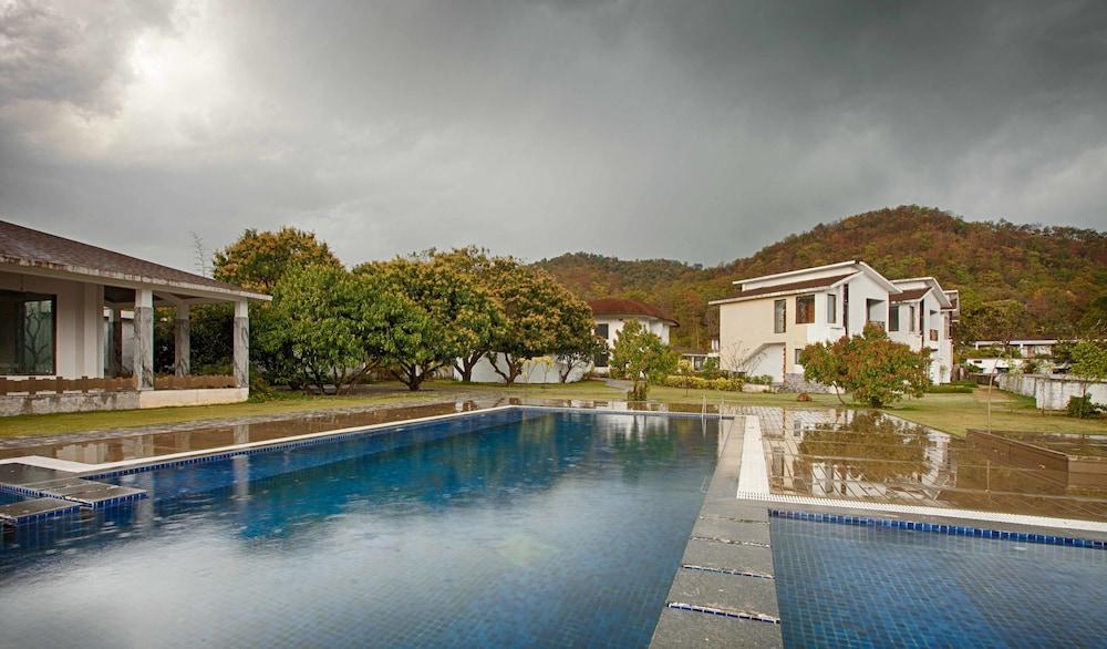 Hotel Lemon Tree Premier, Corbett à Rāmnagar Extérieur photo