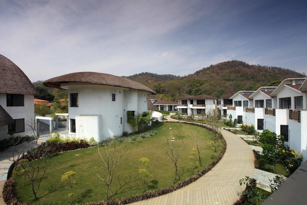Hotel Lemon Tree Premier, Corbett à Rāmnagar Extérieur photo