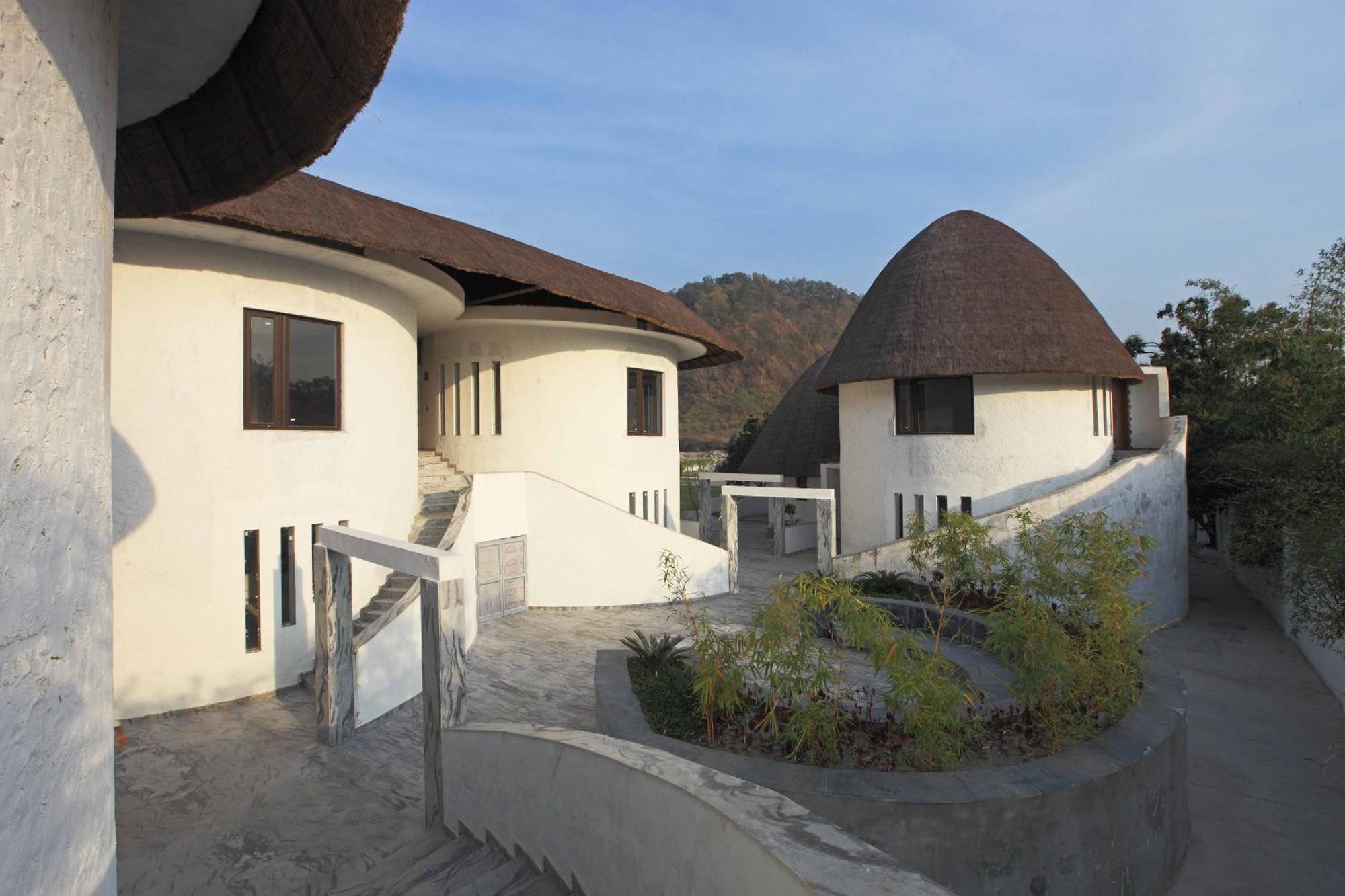 Hotel Lemon Tree Premier, Corbett à Rāmnagar Extérieur photo