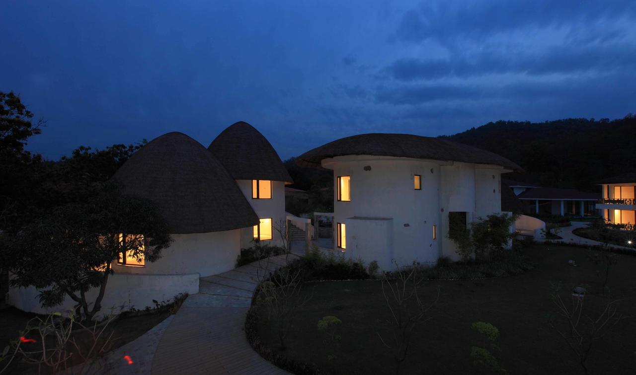 Hotel Lemon Tree Premier, Corbett à Rāmnagar Extérieur photo