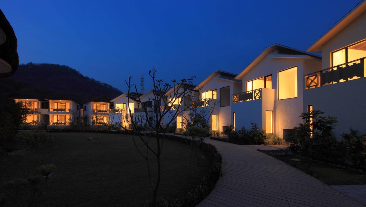 Hotel Lemon Tree Premier, Corbett à Rāmnagar Extérieur photo
