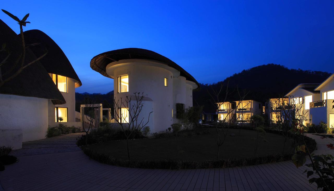 Hotel Lemon Tree Premier, Corbett à Rāmnagar Extérieur photo
