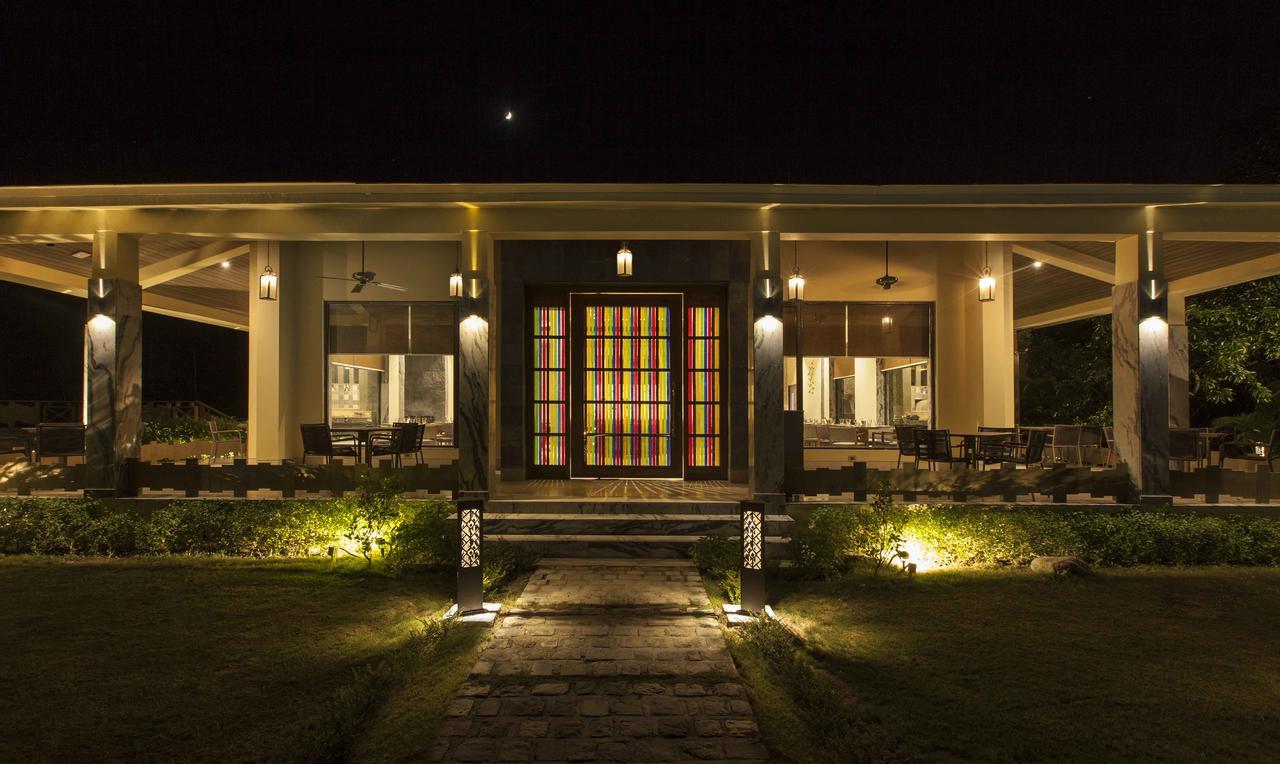 Hotel Lemon Tree Premier, Corbett à Rāmnagar Extérieur photo